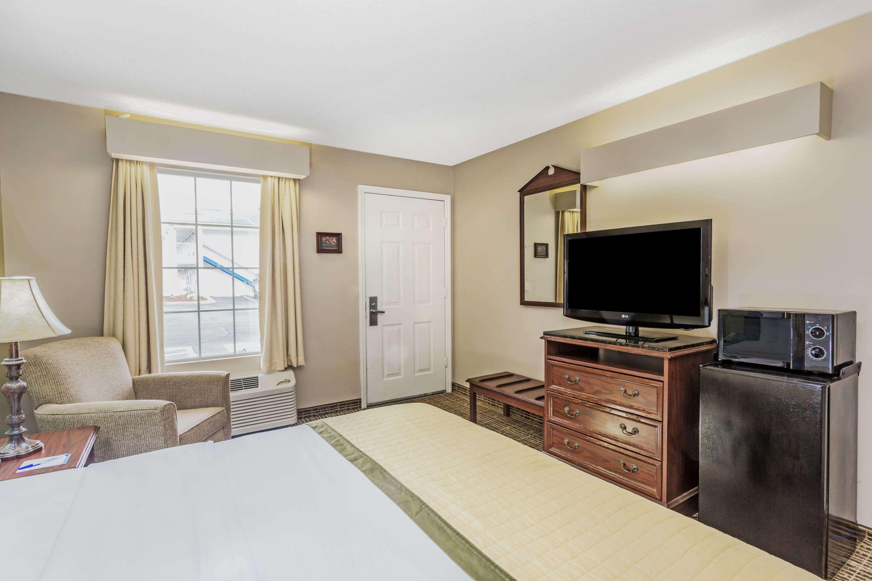 Baymont By Wyndham Valdosta At Valdosta Mall מראה חיצוני תמונה